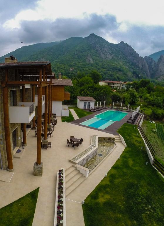 Irene'S Resort Káto Loutrákion Dış mekan fotoğraf